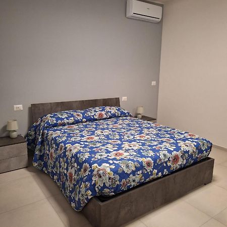 Desy Apartment Syracuse Bagian luar foto