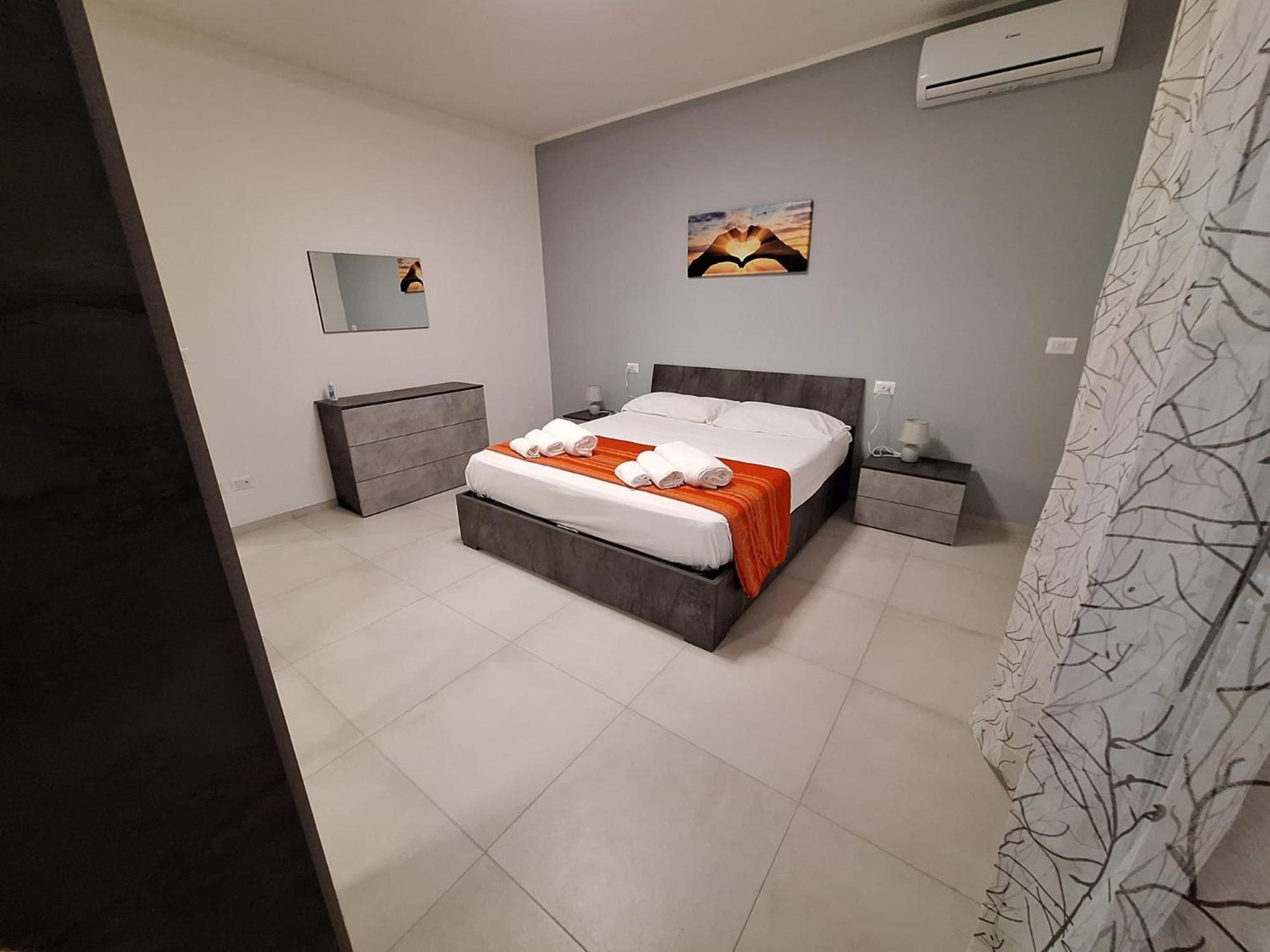 Desy Apartment Syracuse Bagian luar foto